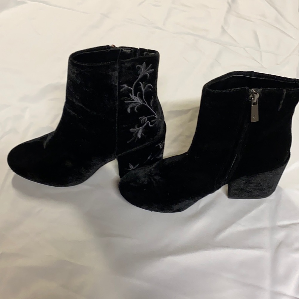 Kenneth Cole 7.5 WOMANS